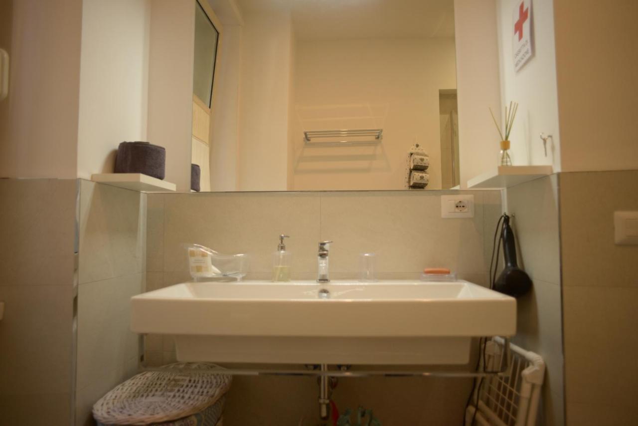 Brezza Marina Apartment โรม ภายนอก รูปภาพ